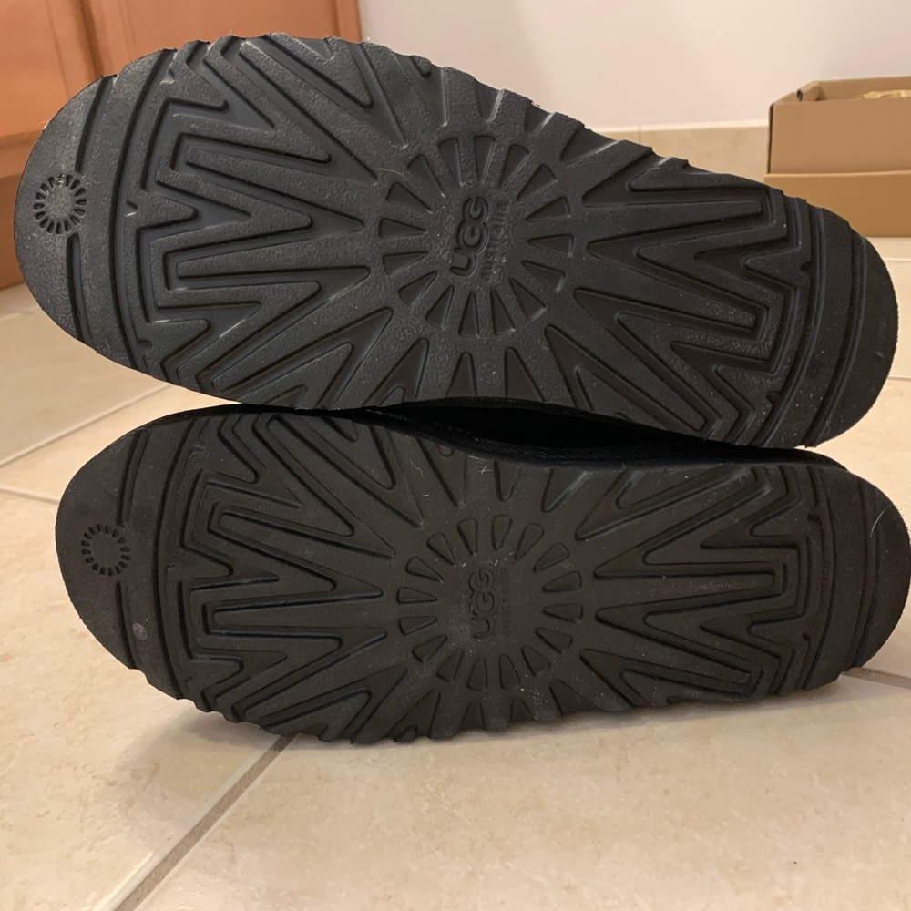 UGGs - Picture 2 of 3